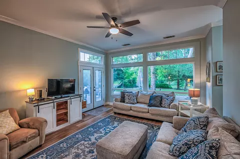 Living - 1503 Spanish Bay Dr, Redding, CA 96003 photo 5 of 5