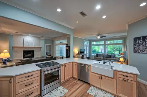 Kitchen - 1503 Spanish Bay Dr, Redding, CA 96003 photo 5 of 6