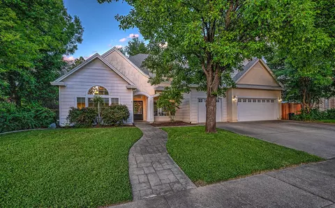 1503 Spanish Bay Dr, Redding, CA 96003