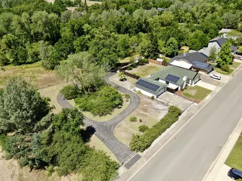 96 Tidmore Ln, Redding, CA 96003 photo 4