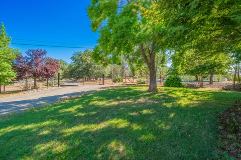 20251 Portero Dr, Redding, CA 96003 photo 24