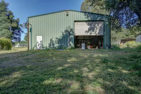 Exterior - 20192 Lyal Ln, Redding, CA 96002 photo 5 of 32
