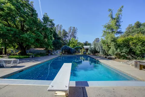 Exterior - 20192 Lyal Ln, Redding, CA 96002 photo 10 of 32