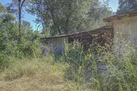 Exterior - 20192 Lyal Ln, Redding, CA 96002 photo 19 of 32