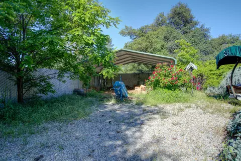 Exterior - 20192 Lyal Ln, Redding, CA 96002 photo 28 of 32