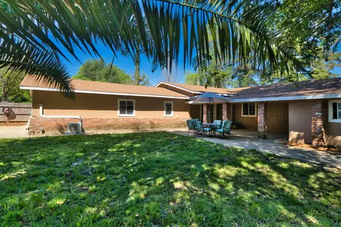 2431 Sacramento Dr, Redding, CA 96001 photo 15