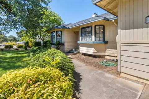 4652 Columbine Dr, Redding, CA 96002 photo 6