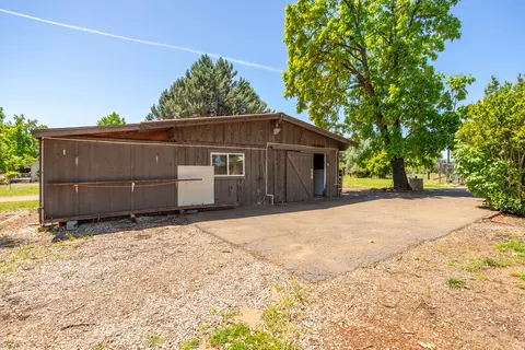 Exterior - 12565 Encanto Way, Redding, CA 96003 photo 5 of 8