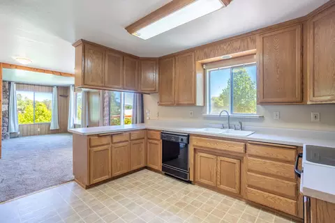 Kitchen - 12565 Encanto Way, Redding, CA 96003 photo 1 of 2