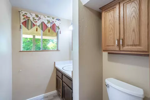Bath - 12565 Encanto Way, Redding, CA 96003 photo 2 of 2