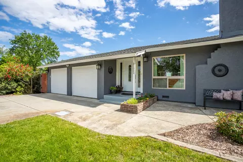 21923 Hillside Dr, Palo Cedro, CA 96073
