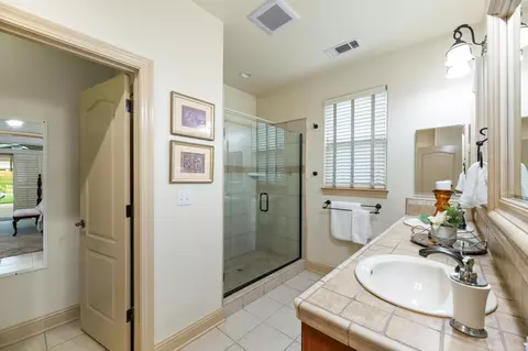699 Casa Buena St, Redding, CA 96003 photo 34