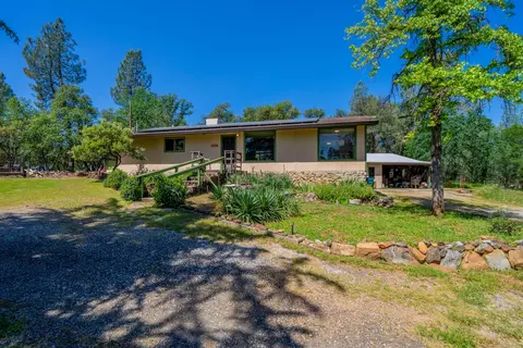 13810 Schole Dr, Redding, CA 96003