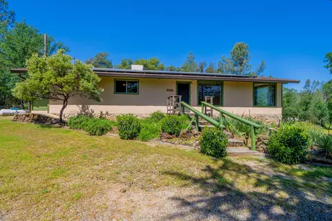 13810 Schole Dr, Redding, CA 96003 photo 2