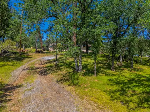 13810 Schole Dr, Redding, CA 96003 photo 79