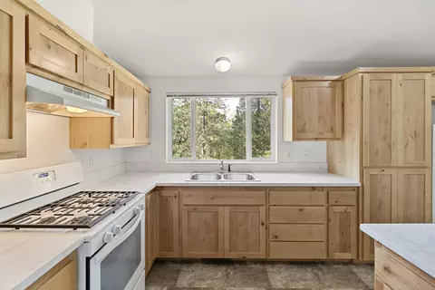 14935 Oak Run Rd, Oak Run, CA 96069 photo 12