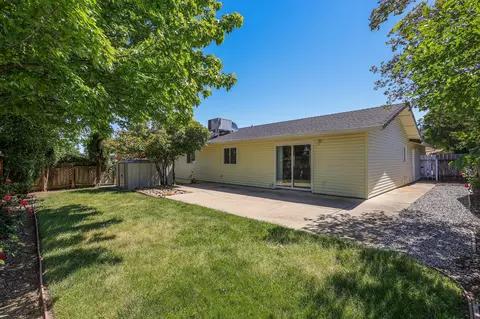 857 Monarch Ct, Redding, CA 96003 photo 17