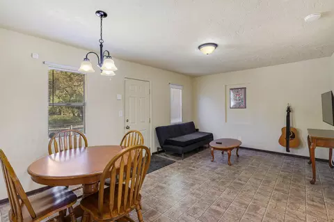2950 Leland Ave, Redding, CA 96001 photo 2