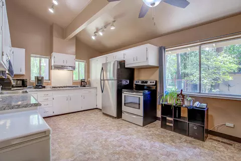 12 Billys Peak Dr, Trinity Center, CA 96091 photo 9