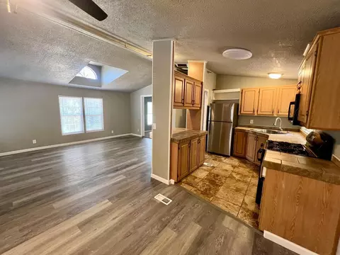 17772 Peterson, Redding, CA 96003 photo 7