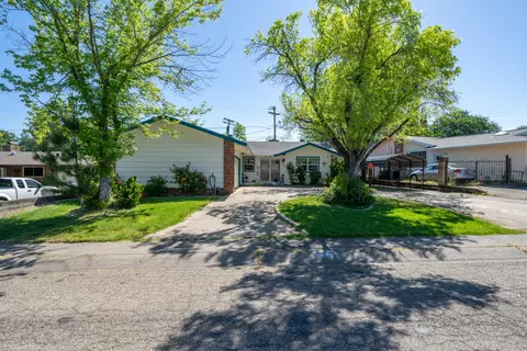 Exterior - 1855 Wisconsin Ave, Redding, CA 96001 photo 12 of 15