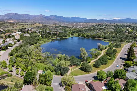 View/Area - 1855 Wisconsin Ave, Redding, CA 96001 photo 11 of 14