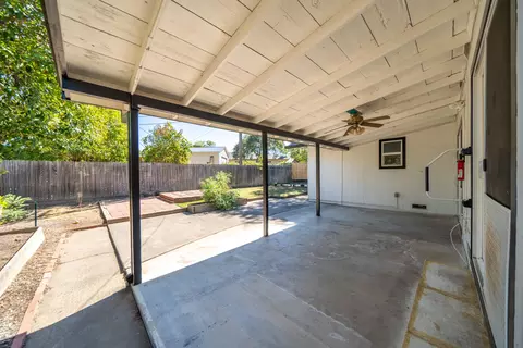 Exterior - 1855 Wisconsin Ave, Redding, CA 96001 photo 9 of 15