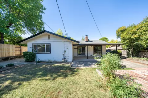 Exterior - 1855 Wisconsin Ave, Redding, CA 96001 photo 8 of 15