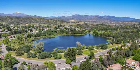 View/Area - 1855 Wisconsin Ave, Redding, CA 96001 photo 4 of 14