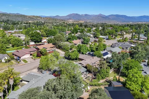 View/Area - 1855 Wisconsin Ave, Redding, CA 96001 photo 8 of 14