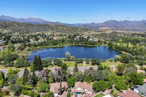 View/Area - 1855 Wisconsin Ave, Redding, CA 96001 photo 3 of 14