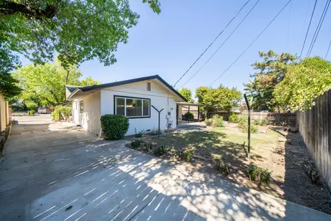 Exterior - 1855 Wisconsin Ave, Redding, CA 96001 photo 7 of 15