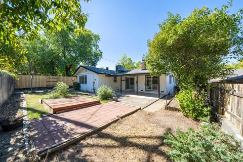 Exterior - 1855 Wisconsin Ave, Redding, CA 96001 photo 10 of 15