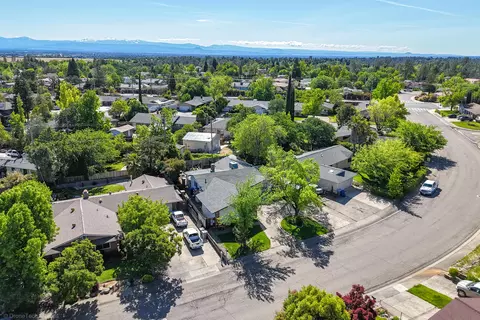 View/Area - 1855 Wisconsin Ave, Redding, CA 96001 photo 2 of 14