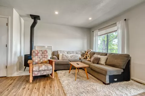Living - 831 Mission Sierra Ct, Redding, CA 96003 photo 2 of 3