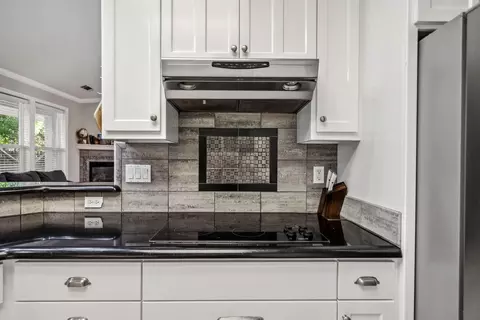 Kitchen - 6235 Gold Hills Ct, Redding, CA 96003 photo 5 of 5