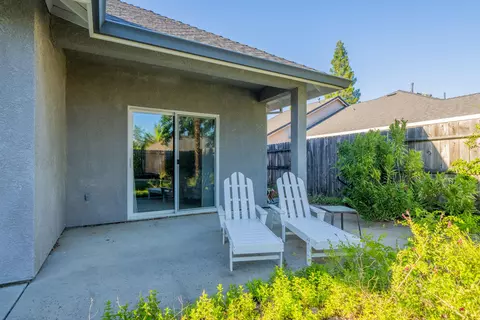 Exterior - 6235 Gold Hills Ct, Redding, CA 96003 photo 8 of 9