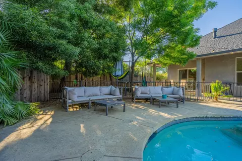 Exterior - 6235 Gold Hills Ct, Redding, CA 96003 photo 6 of 9