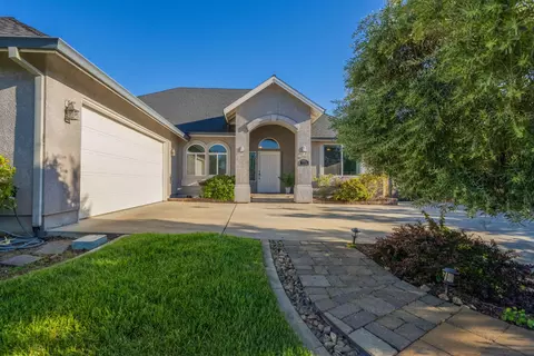 Exterior - 6235 Gold Hills Ct, Redding, CA 96003 photo 3 of 9