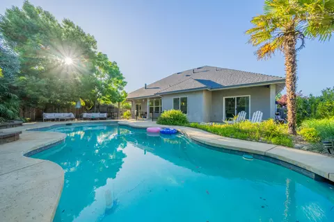 6235 Gold Hills Ct, Redding, CA 96003