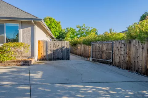 Exterior - 6235 Gold Hills Ct, Redding, CA 96003 photo 9 of 9