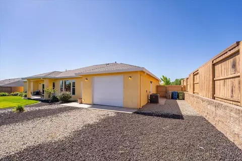 Exterior - 342 Reddington Dr, Redding, CA 96003 photo 9 of 22