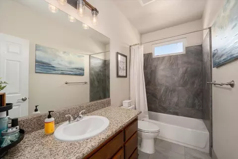 Bath - 342 Reddington Dr, Redding, CA 96003 photo 6 of 8