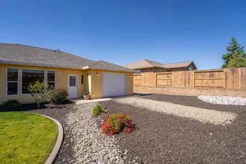 Exterior - 342 Reddington Dr, Redding, CA 96003 photo 7 of 22