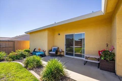 Exterior - 342 Reddington Dr, Redding, CA 96003 photo 12 of 22