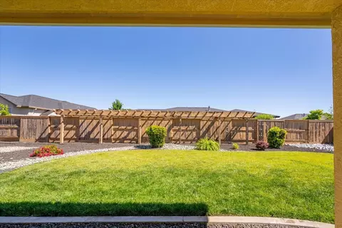 Exterior - 342 Reddington Dr, Redding, CA 96003 photo 13 of 22