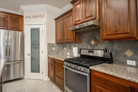 Kitchen - 342 Reddington Dr, Redding, CA 96003 photo 2 of 4