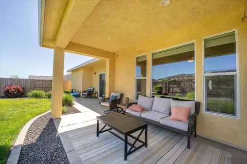 Exterior - 342 Reddington Dr, Redding, CA 96003 photo 3 of 22