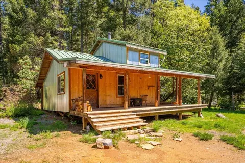 2004 Gus Hawk Rd, Big Bend, CA 96011