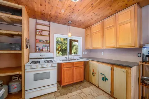 2004 Gus Hawk Rd, Big Bend, CA 96011 photo 7